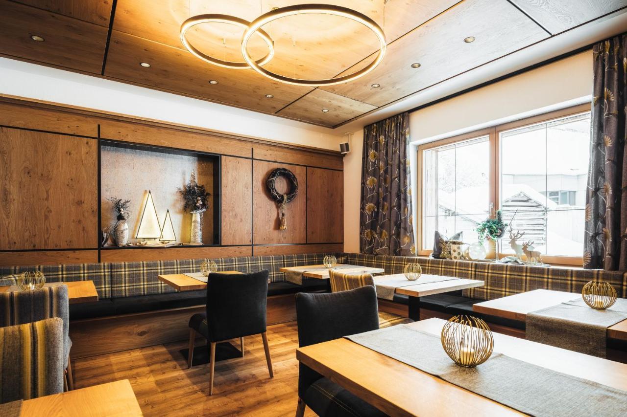 Hotel Garni Angela イシュグル エクステリア 写真