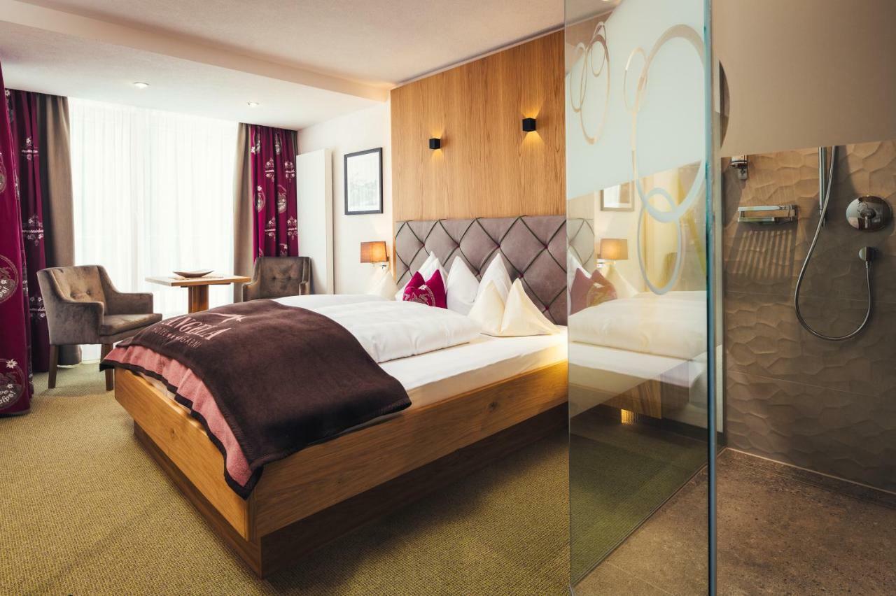 Hotel Garni Angela イシュグル エクステリア 写真