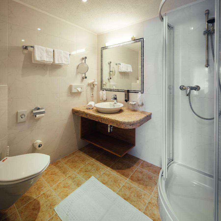 Hotel Garni Angela イシュグル エクステリア 写真